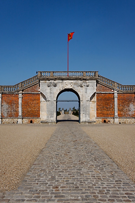 Chateau du Champ de Bataille-039